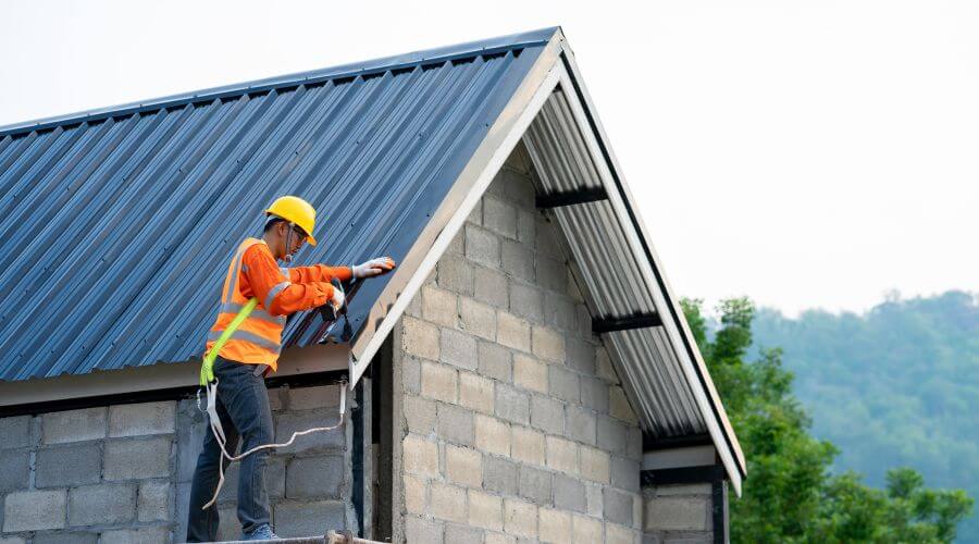Professional residential roofers in Kanawha, IA